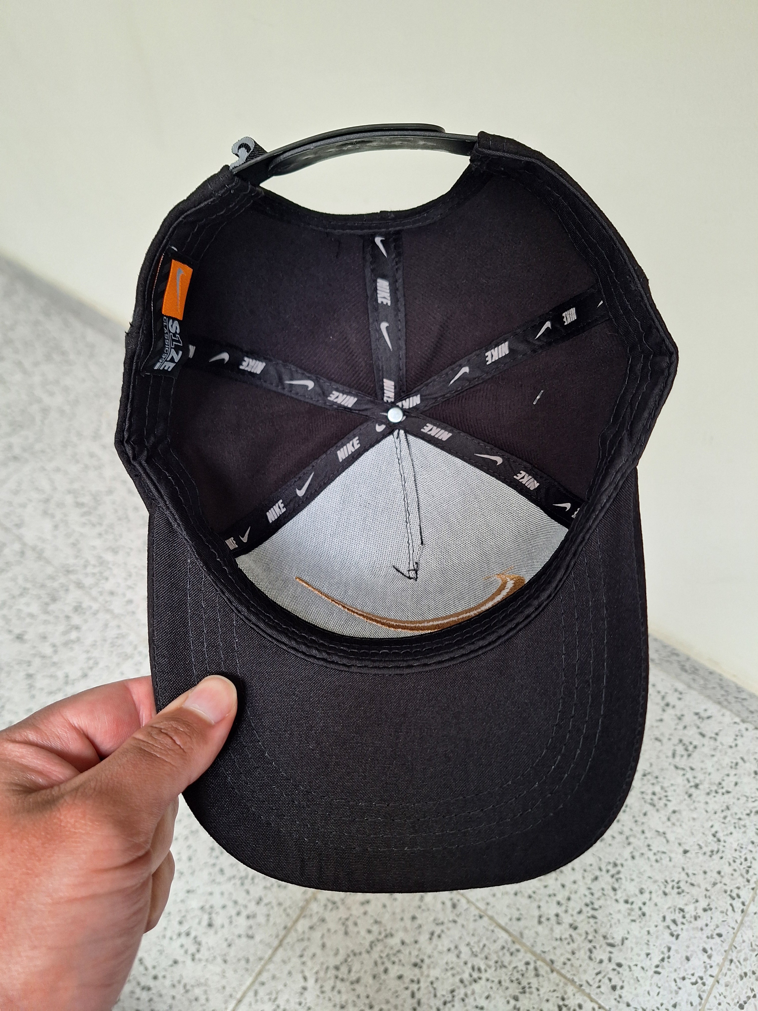 Gorra Negra Nike